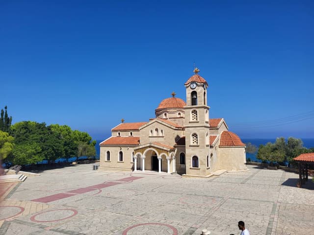 Photo 3 by Derek T. about hiring a Ford Fiesta in Paphos (19/09/26)