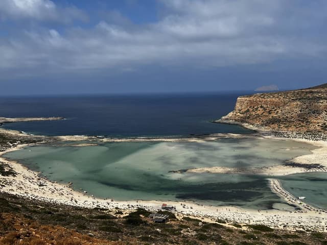 Foto 2 di RUBEN R. sul noleggio di una Peugeot 208 in Creta (26/07/24)