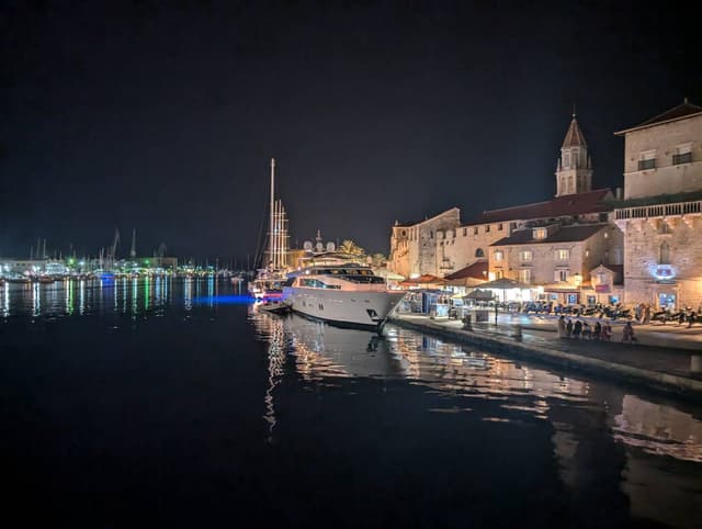 Photo 8 by Sarah S. about hiring a Opel Astra in Croatia (22.06.24)