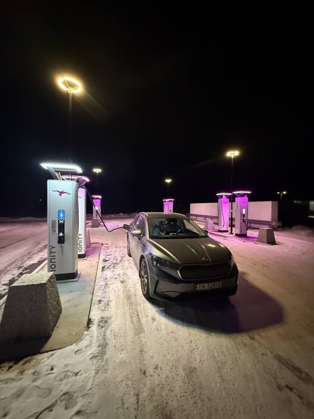 Zdjęcie 4 wykonane przez Daniel W. dotyczące wynajmu Peugeot E-208 w na Lotnisku Sandefjord dnia (25.02.25)