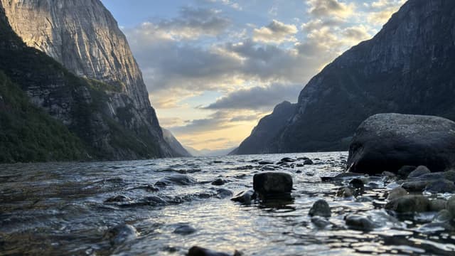 Photo 5 by Marek S. about renting a Toyota Yaris in Stavanger (7/28/24)