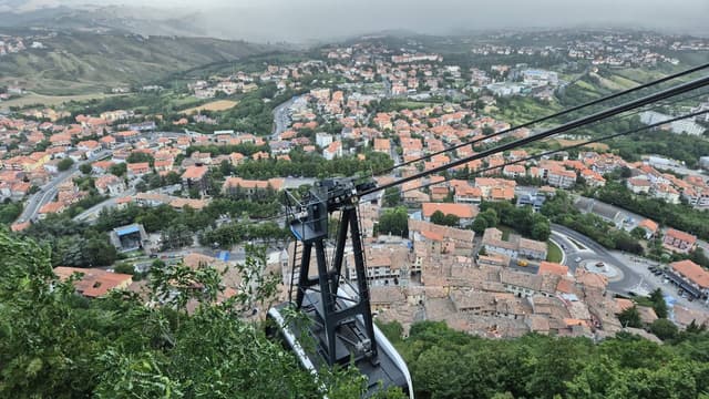 Fotografie 3 realizată de Marian Constantin N. despre închirierea unei mașini Peugeot 208 la aeroportul din Perugia (06.07.24)