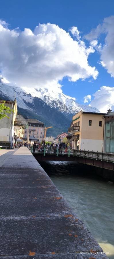 Foto 2, ko uzņēmis LIENE T. par Opel Mokka X Fernē Voltērā (15.05.24.) īri