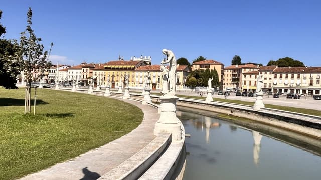 Photo 8 by Samantha B. about hiring a Ford Puma in Italy (12/07/26)