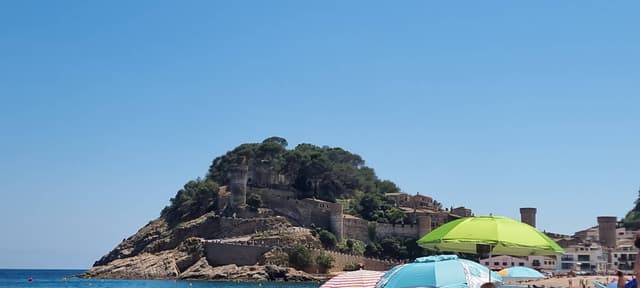 Photo 7 by Huw Eurwyn H. about renting a Citroen C3 Aircross at Barcelona Airport (7/20/24)