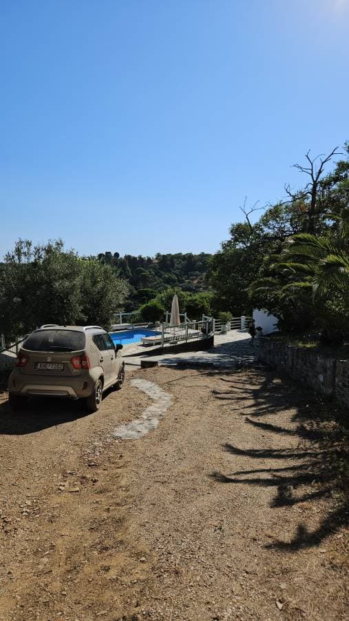 Zdjęcie 4 wykonane przez Marcin A. dotyczące wynajmu Suzuki Swift w na Lotnisku w Atenach dnia (23.07.24)