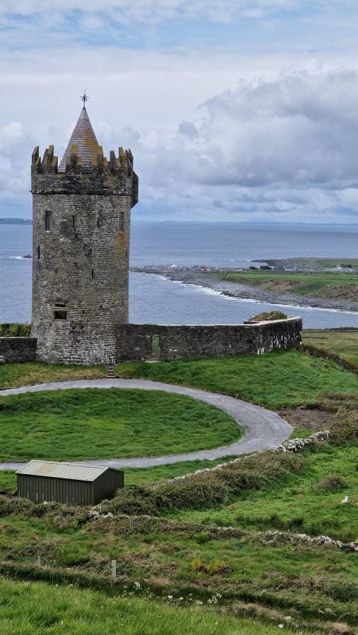 Photo 6 by Catalin C. about renting a Renault Clio in Dublin (5/11/24)