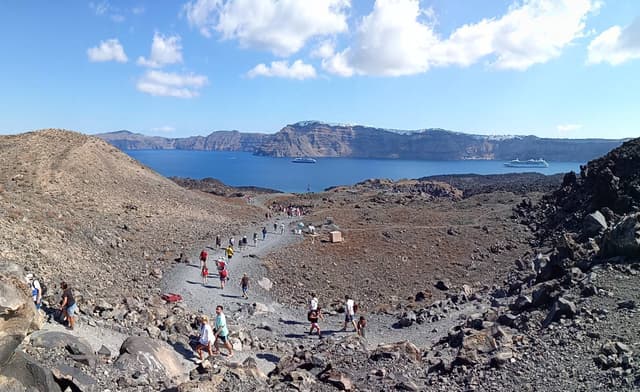 Foto 2 di luca B. sul noleggio di una Kia Picanto a Santorini (17/09/22)