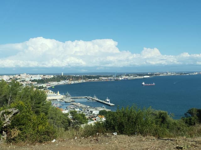Photo 2 by Victor W. about hiring a Volkswagen Up in Lisbon (15.09.23)