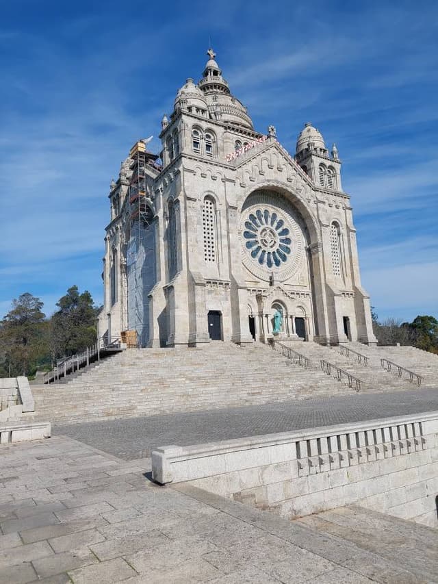 Photo 4 by Geerard S. about renting a Citroën C3 in Porto (2/26/24)
