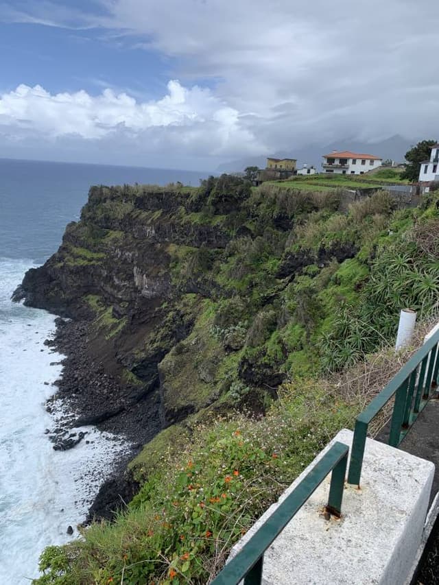 Photo 5 by Andrzej S. about renting a Ford Focus in Madeira (5/5/25)