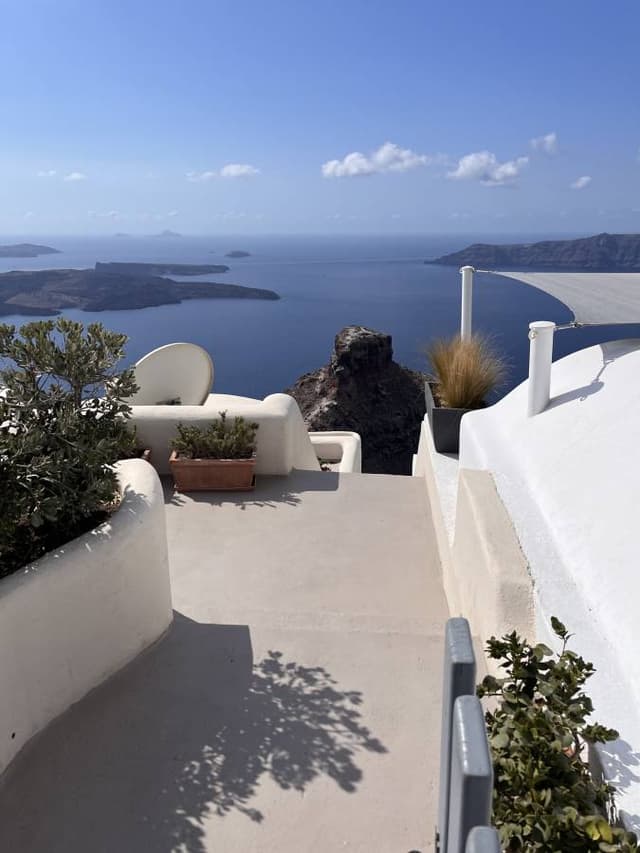 Foto 4 von Cornelia K. über die Anmietung eines Smart ForTwo Cabrio auf Santorini (16.10.23)