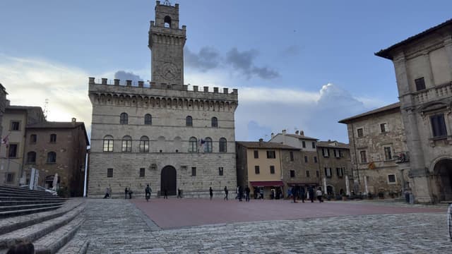 Photo 4 by Antony R. about hiring a Jeep Renegade in Pisa (04.05.24)