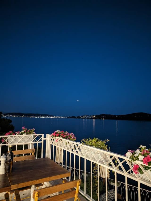 Photo 9 by Sarah S. about hiring a Opel Astra in Croatia (22.06.24)