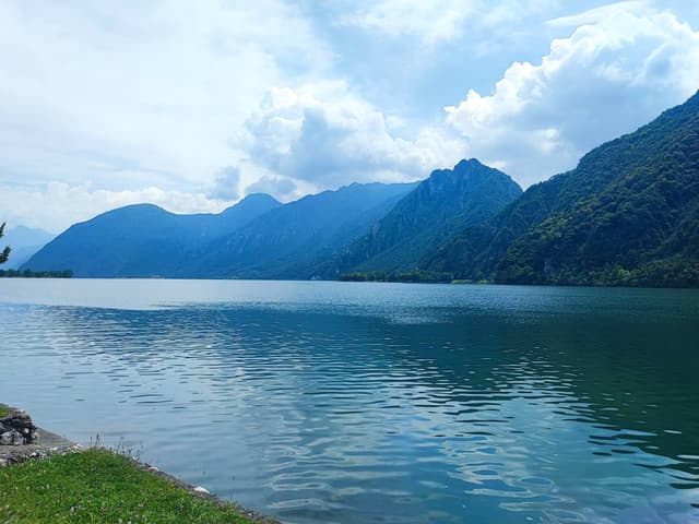 Photo 9 by Agne V. about renting a Volkswagen Polo in Bergamo (7/8/24)