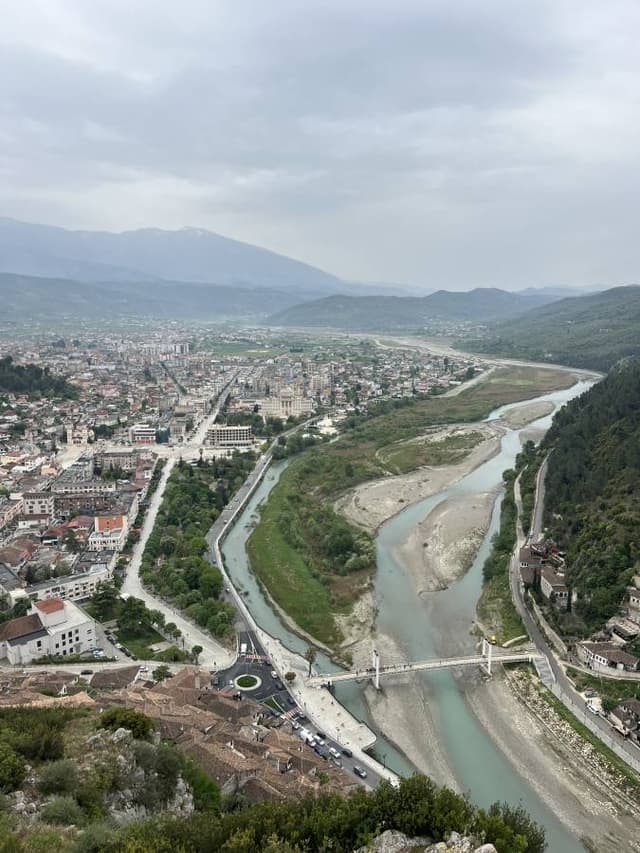 Photo par Karima B. sur la location d'un(e) Opel Corsa à Tirana (19/04/24)