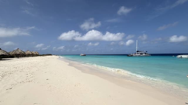 Foto 2 de Maria Teresa G. sobre o aluguer de um Nissan Versa em Willemstad (29/06/25)