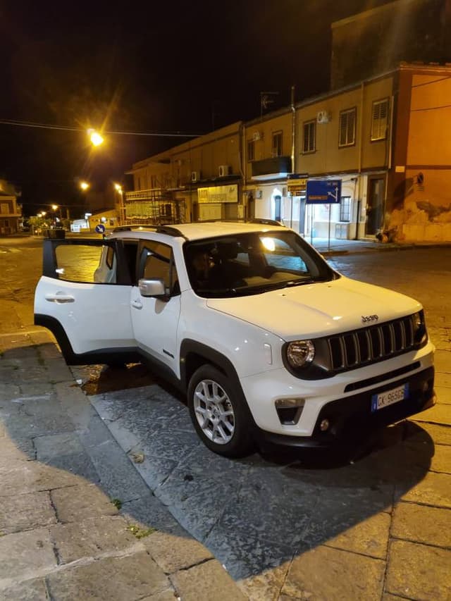 Foto von Dominik S. über die Anmietung einer Renault Captur am Flughafen Catania Fontanarossa (26.4.23)
