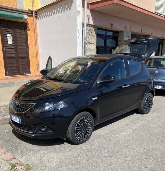 Photo 3 by Peter G. about renting a Lancia Ypsilon at Cagliari Airport (5/3/25)