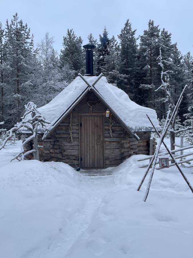 Photo 5 by Paul T. about hiring a Volkswagen Caravelle at Rovaniemi Airport (22/02/25)