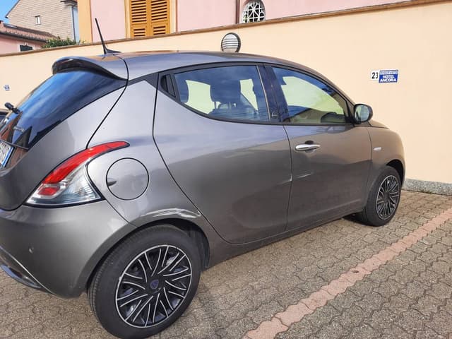 Foto 2 av Magnus F. om att hyra en Lancia Ypsilon i Milano (22-07-09)