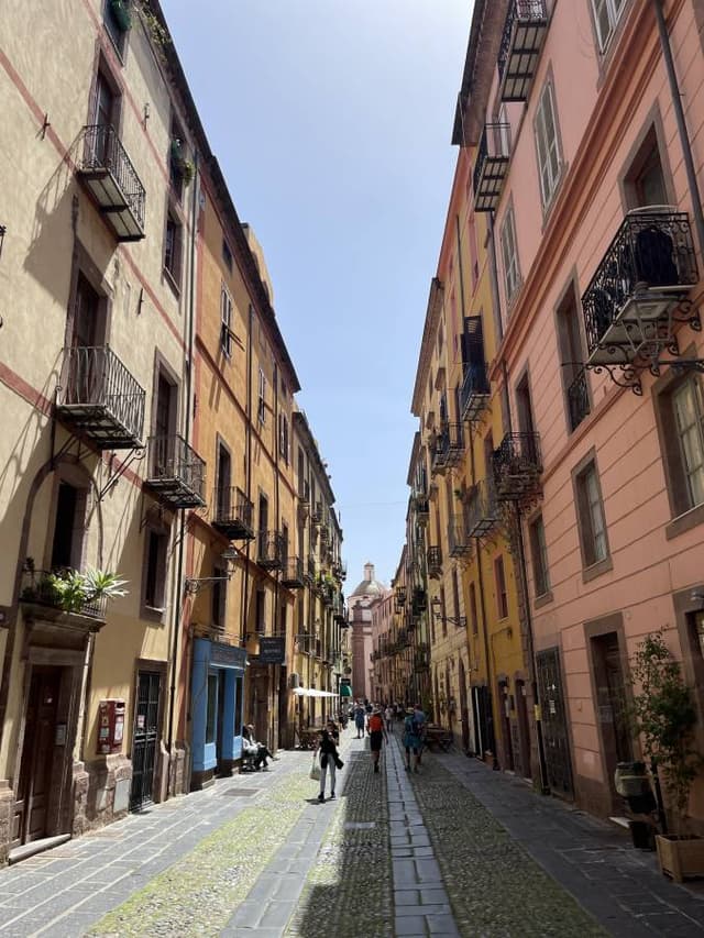 Photo 11 by Kin wai L. about hiring a Toyota Aygo in Olbia (22/05/24)