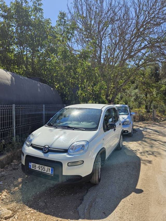 Foto 3 av Renno S. om att hyra en Fiat Panda på Tirana flygplats (25-08-11)