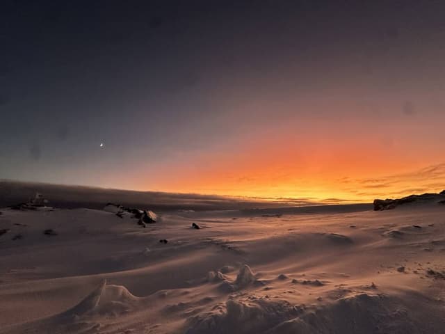 Photo 7 by Oded W. about renting a Toyota Land Cruiser at Keflavik Airport (1/5/25)
