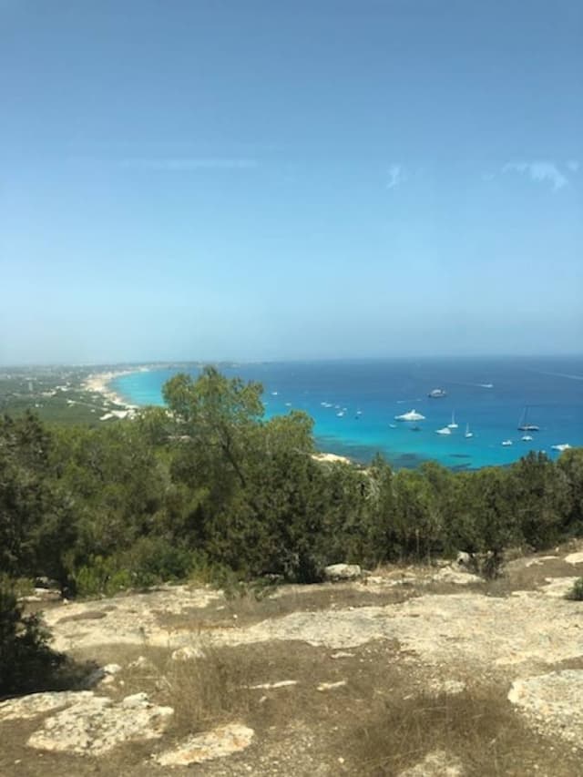 Foto 3 de Jainete M. sobre o aluguer de um Toyota Aygo no aeroporto de Ibiza (21/07/23)