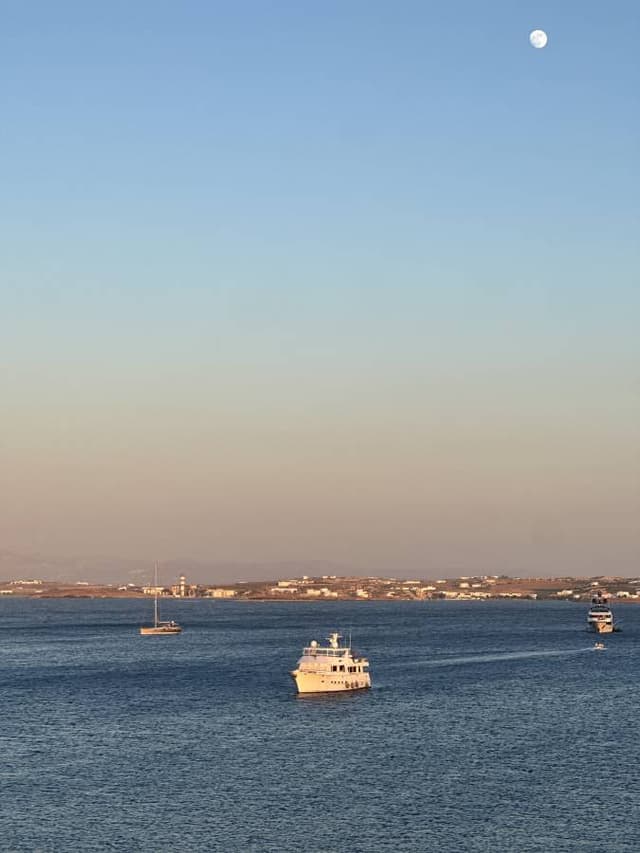 Photo 3 by Ya Wei L. about renting a Toyota Yaris at Milos Port (7/6/24)