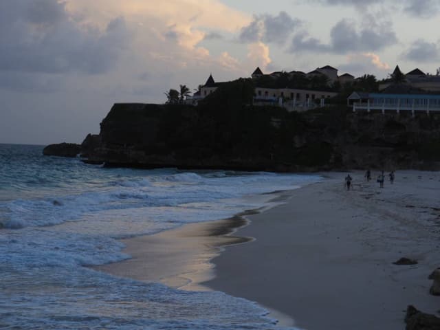 Photo 5 by Raul A. about hiring a Suzuki Swift in Barbados (27.10.24)