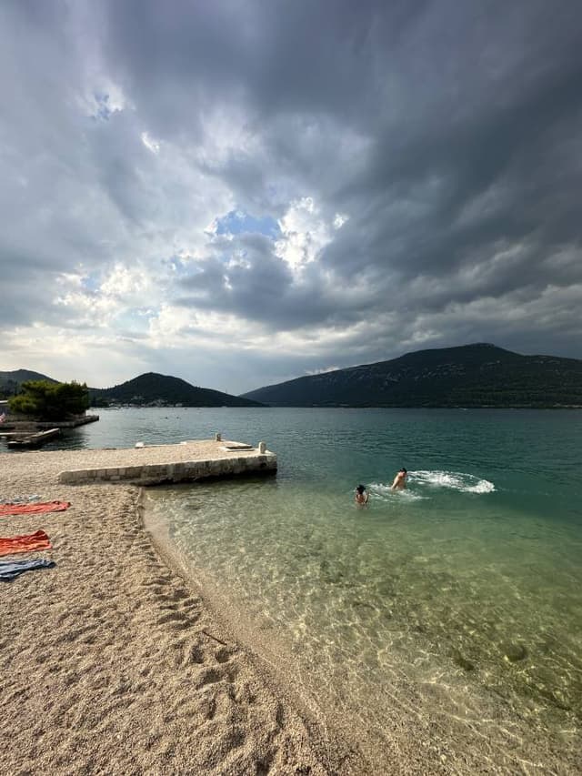 Photo 2 by Fuad Q. about renting a Opel Crossland X in Dubrovnik (8/26/23)