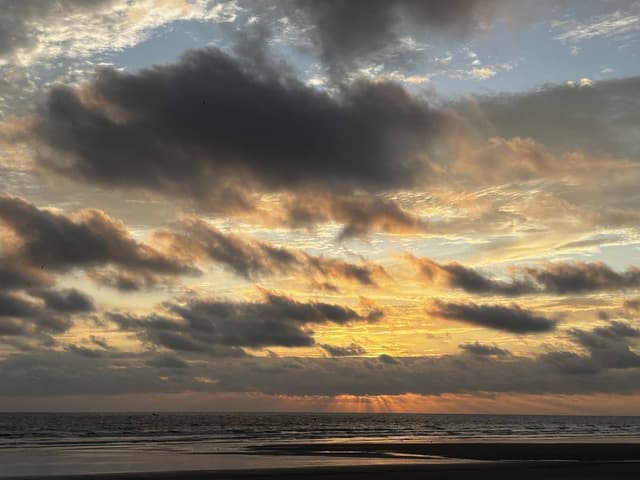 Photo 7 by Eugene P. about renting a Renault Kwid in Ecuador (7/9/24)