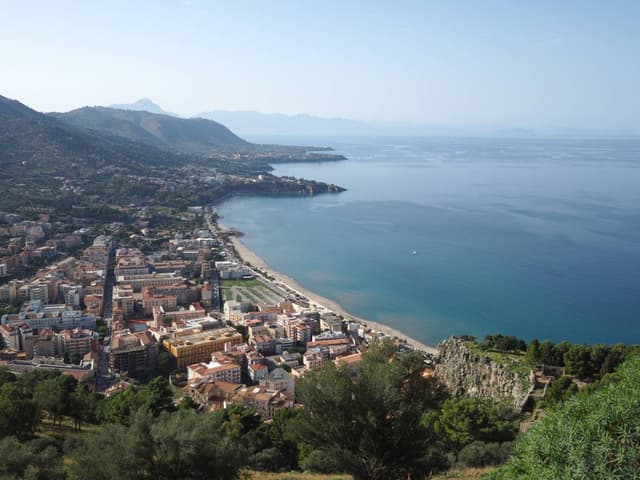 Zdjęcie 7 wykonane przez Katarzyna G. dotyczące wynajmu Fiat 500X w na Lotnisku Catania Fontanarossa dnia (4.12.24)