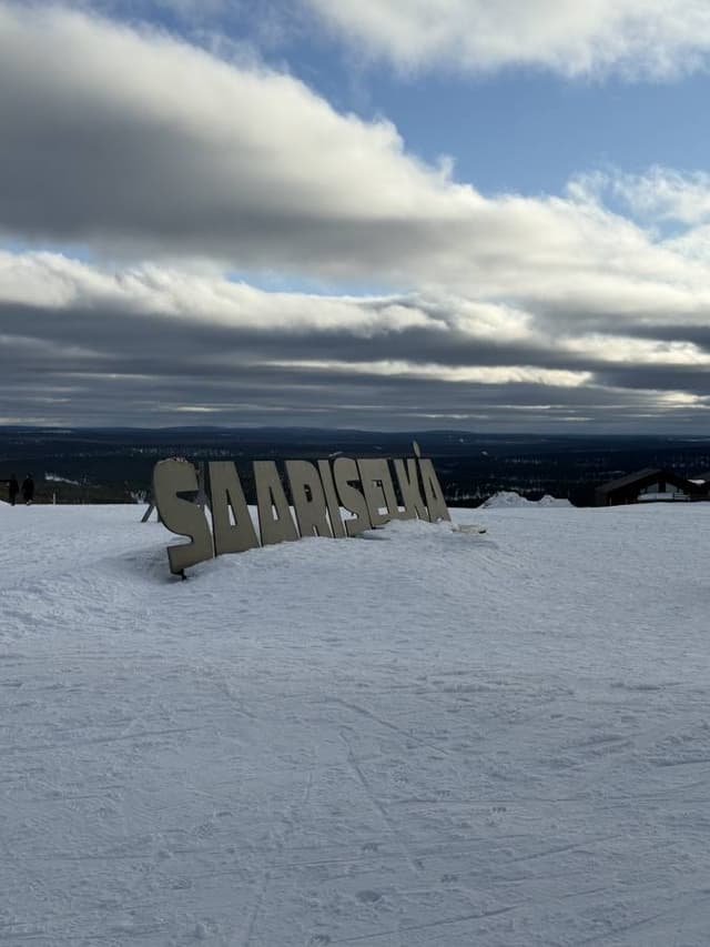 Photo 7 by YICHOU H. (4/6/26)