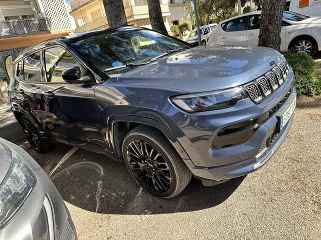 Fotografie realizată de Vlad S. despre închirierea unei mașini Peugeot 3008 în Mallorca (11.05.24)