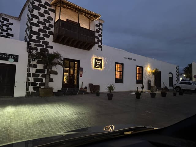 Photo 4 by Simon A. about renting a Hyundai i10 at Lanzarote Airport (3/9/25)
