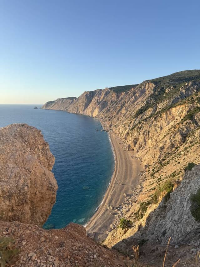 Фото 9 от Svitlana N. об аренде Hyundai i20 в Превеза (11.06.26)