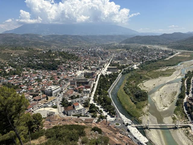 Billede 7 af Louiza G. om at leje en Dacia Stepway i Albanien (8/11/24)