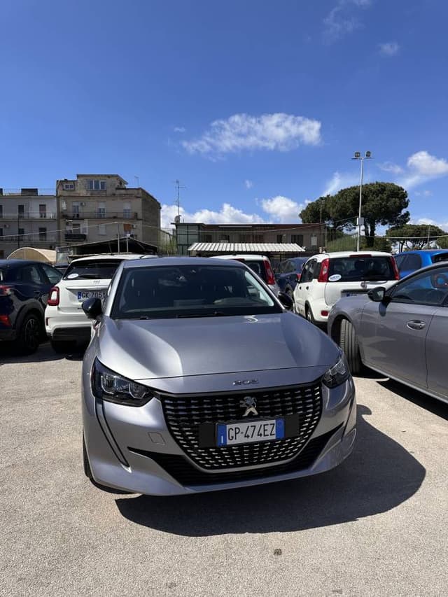 Photo 1 by Oksana P. about renting a Volkswagen Polo in Naples (4/6/24)