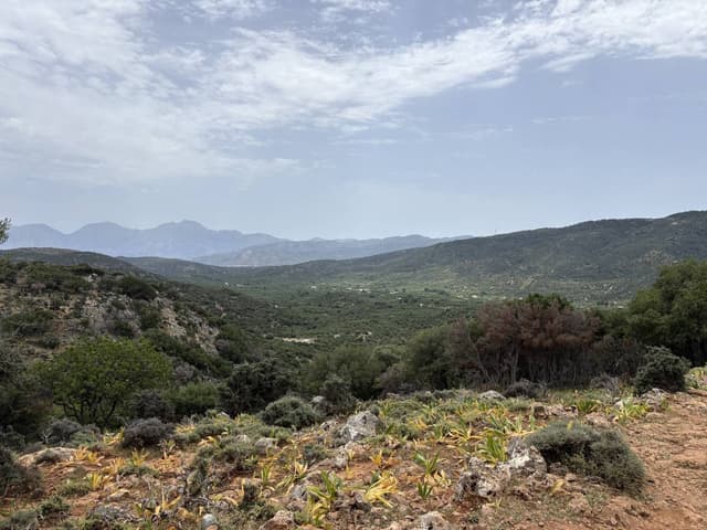 Photo 3 by Ian P. about hiring a Toyota Yaris in Elounda (25/05/26)