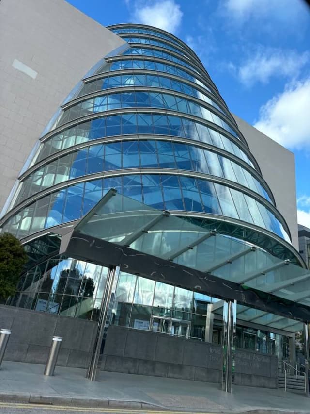 Photo 8 by Ethan R. about renting a Peugeot 108 in Dublin (9/12/24)