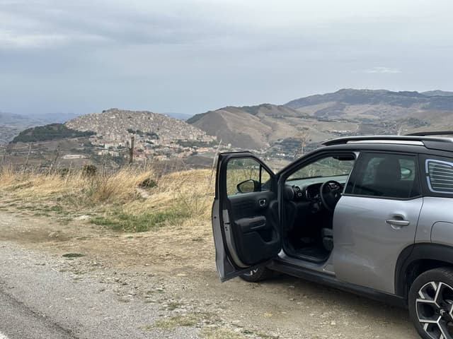 Photo 2 by Robert R. about renting a Citroen C3 Aircross in Palermo (11/11/23)