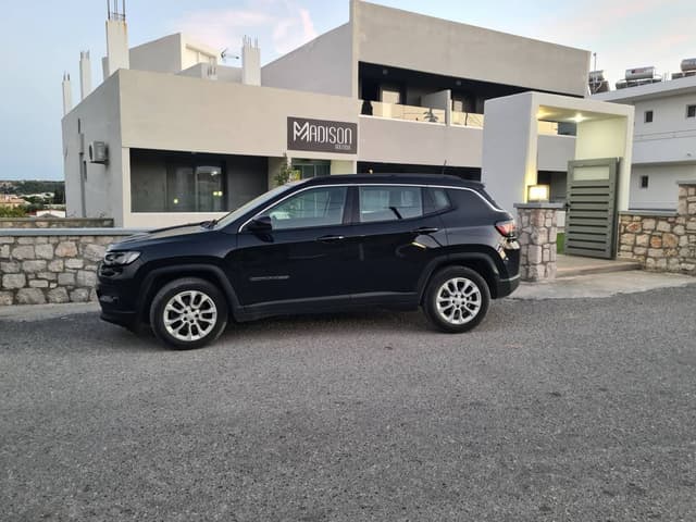 Foto door Frits V. over het huren van een Jeep Renegade in Griekenland (27-10-23)