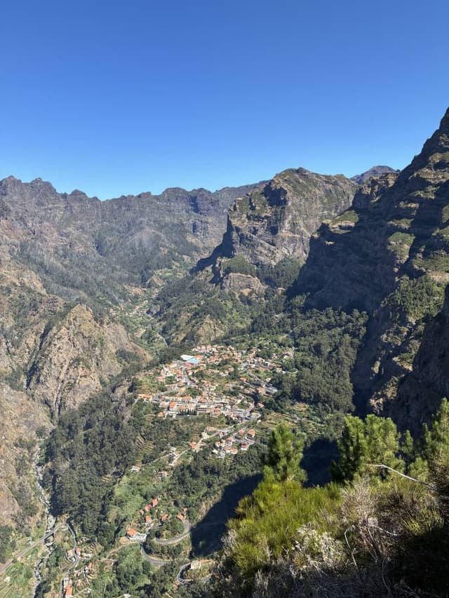 Photo 6 by Catherine H. about renting a Citroën C3 in Funchal (9/16/25)