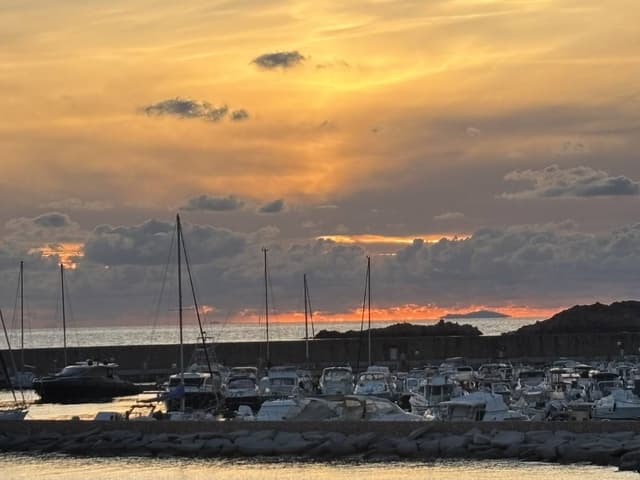 Photo 3 by Anton Z. about renting a Volkswagen Polo in Alghero (10/5/25)