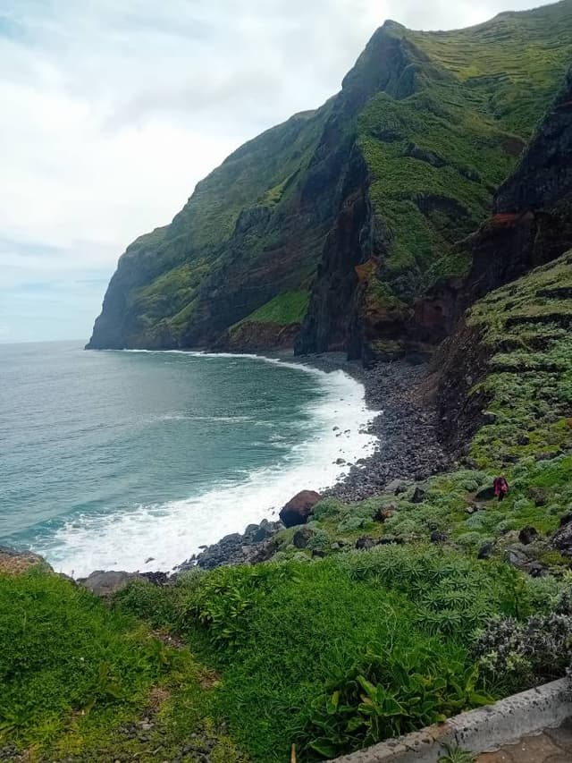Photo 11 by christophe S. about renting a Renault Captur in Madeira (4/13/25)