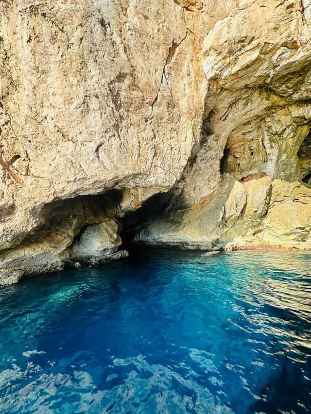 Photo 4 by Howard W. about renting a Peugeot 3008 in Alghero (10/17/23)