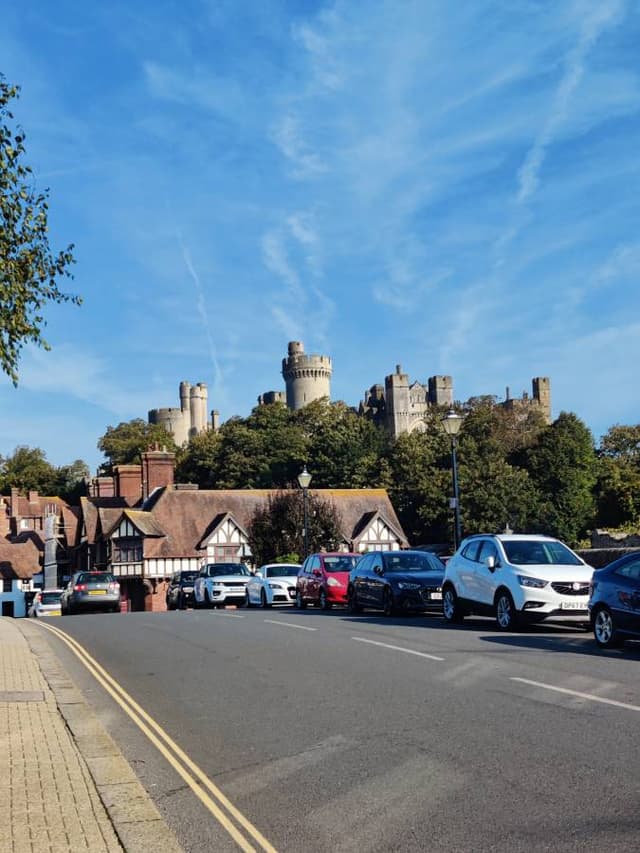Photo 3 by Raitvile V. about renting a Toyota Yaris in London (9/13/25)