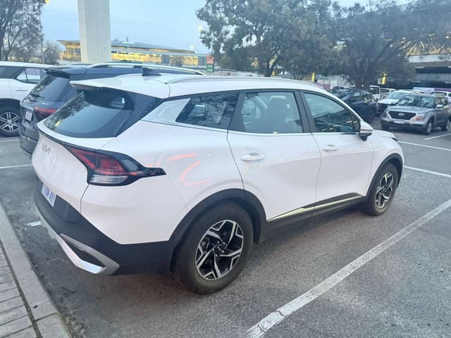 Photo by Juraimi Bin J. about hiring a Toyota RAV4 in Perth (04/05/26)